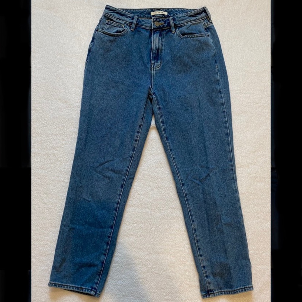 PacSun medium wash mom jeans, size 26